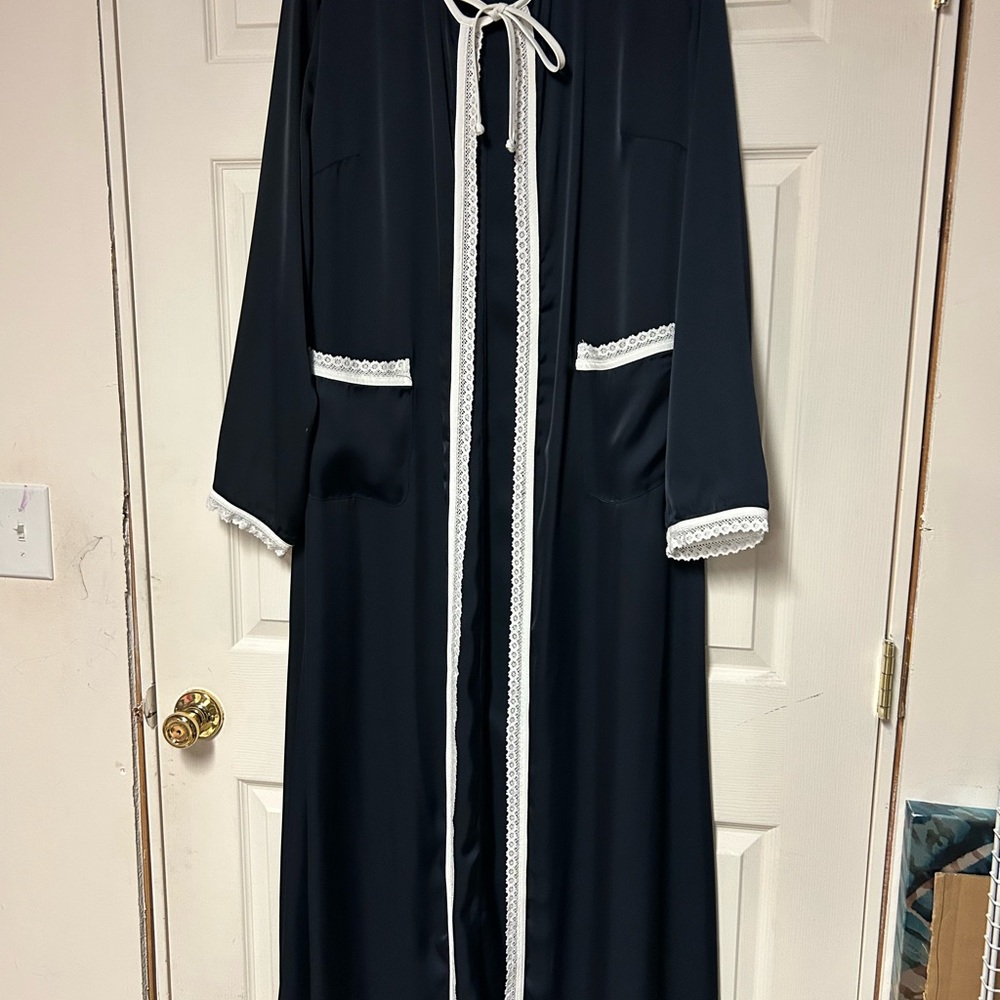 Elegant NAVY blue white Lace-Trimmed Abaya